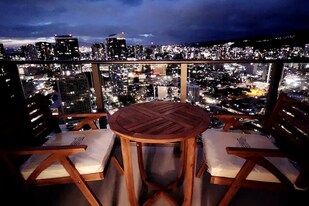 1388 Kapiolani Blvd, Unit 3810 in Honolulu, HI - Building Photo