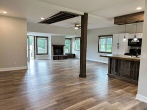 3269 Fords Mill Rd in Versailles, KY - Building Photo - Building Photo