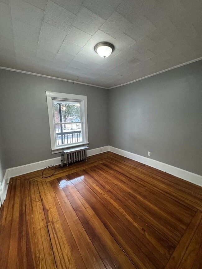 16 Olivine St in Chicopee, MA - Building Photo - Building Photo