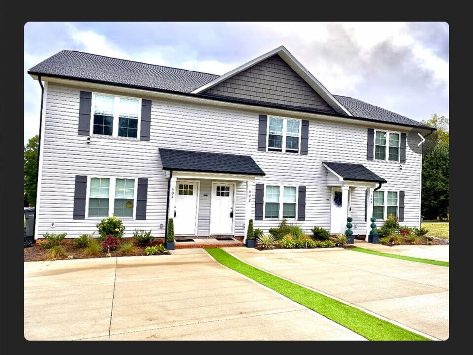 604 W 8th St in Kannapolis, NC - Building Photo