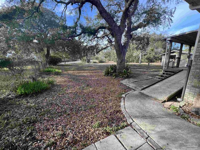 5778 Trout Bayou Cir in Milton, FL - Foto de edificio - Building Photo