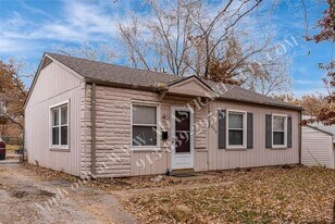 4906 Crest Dr in Kansas City, KS - Building Photo