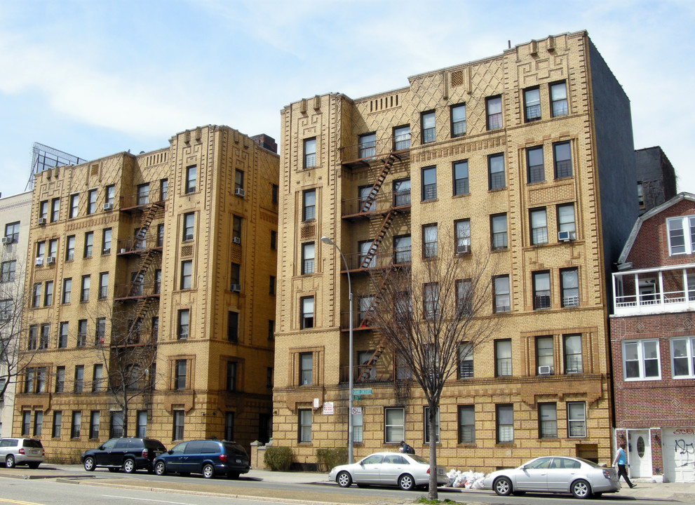 3151-3159 Grand Concourse in Bronx, NY - Building Photo