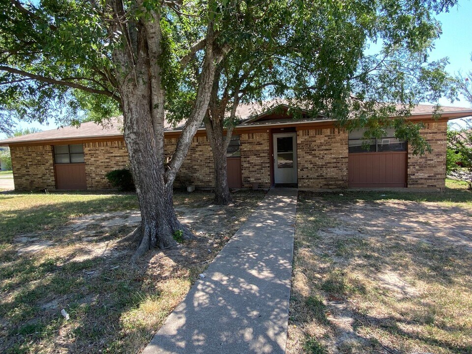 911 Yorktown Dr in Temple, TX - Building Photo