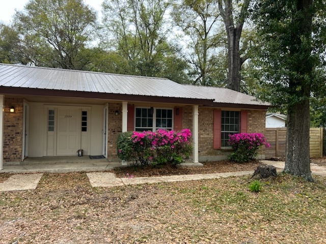 property at 1994 Lansing Dr