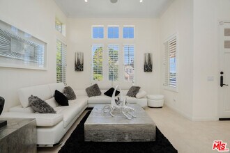 7201 Rock Ridge Terrace in Los Angeles, CA - Building Photo - Building Photo