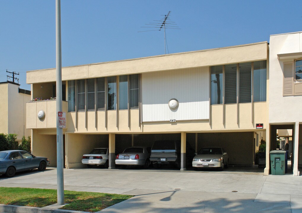 Beautiful 2 Bed Unit in West Hollywood in Los Angeles, CA - Building Photo