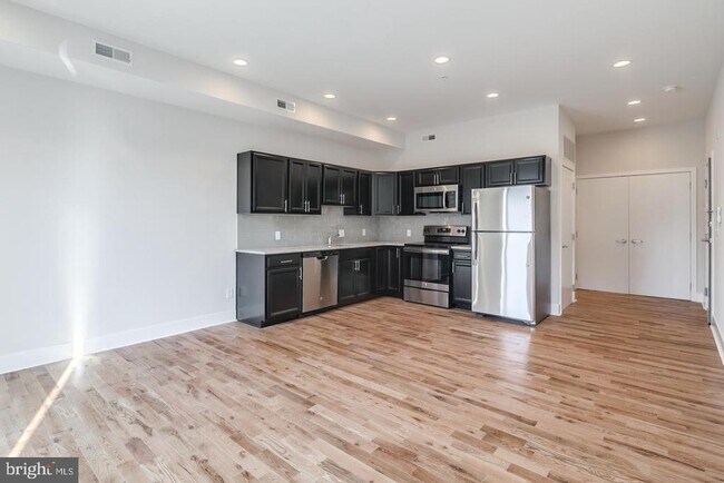 514 South St-Unit -UNIT 208 in Philadelphia, PA - Building Photo - Building Photo