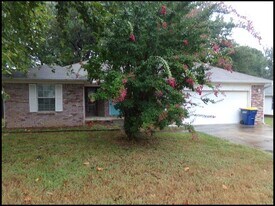 21 W Plaza Blvd in Cabot, AR - Building Photo