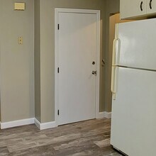 128 Malden St, Unit 2nd floor in Revere, MA - Building Photo - Building Photo