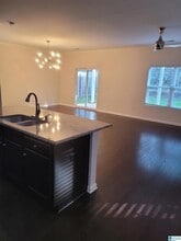 407 W Park Dr in Fultondale, AL - Foto de edificio - Building Photo