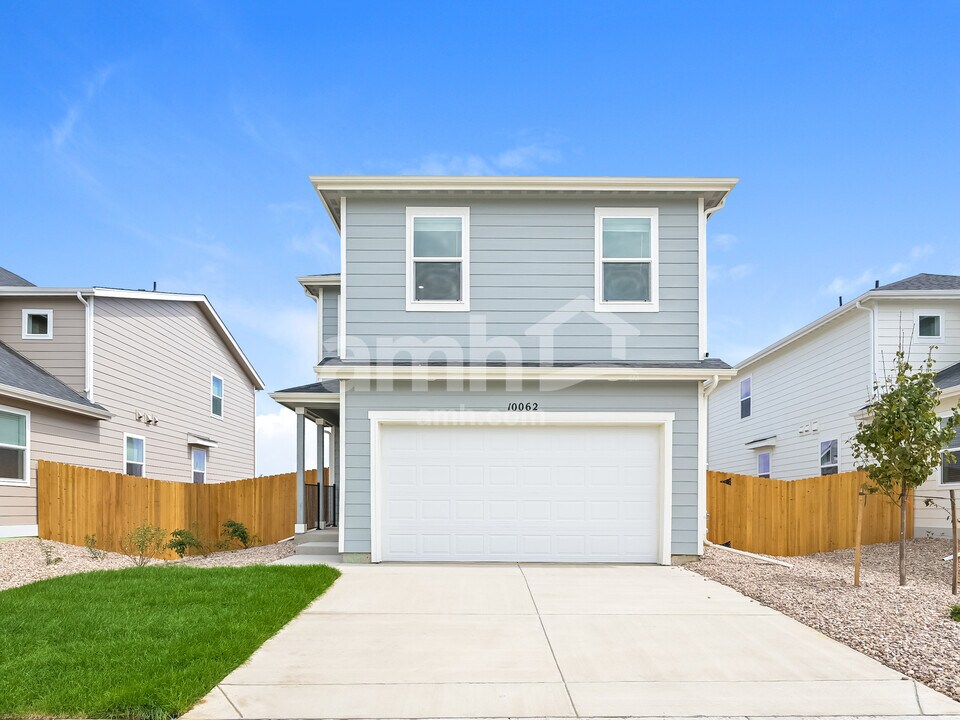 10062 Potomac St in Commerce City, CO - Building Photo