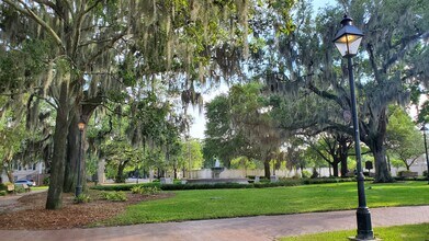 105 W Oglethorpe Ave, Unit 406 in Savannah, GA - Foto de edificio - Building Photo