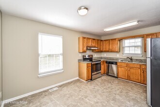 10500 Whitepine View Pl in Louisville, KY - Building Photo - Building Photo