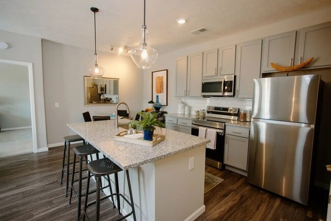 Elan Park Apartments in Columbus, OH - Foto de edificio - Building Photo