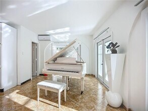 10242 Vanderbilt Dr in Naples, FL - Building Photo - Building Photo