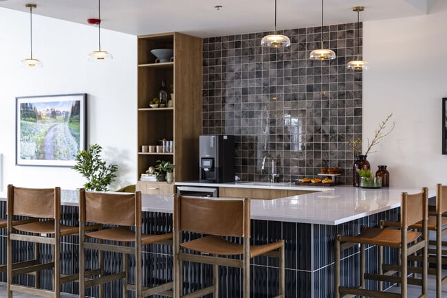 The Meadows in Tacoma, WA - Building Photo - Building Photo