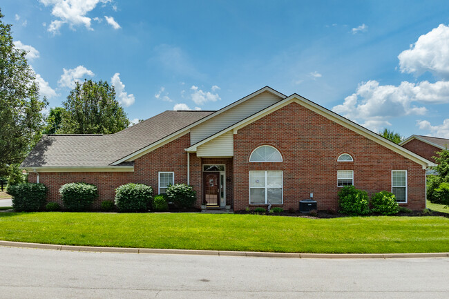 Sanctuary in Louisville, KY - Foto de edificio - Building Photo