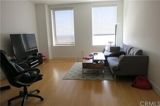 3810 Wilshire Blvd, Unit 309 in Los Angeles, CA - Building Photo - Building Photo