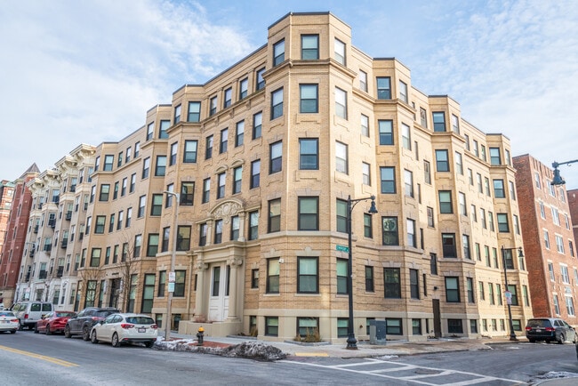 100 Hemenway in Boston, MA - Foto de edificio - Building Photo