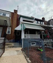 5641 N Warnock St in Philadelphia, PA - Building Photo