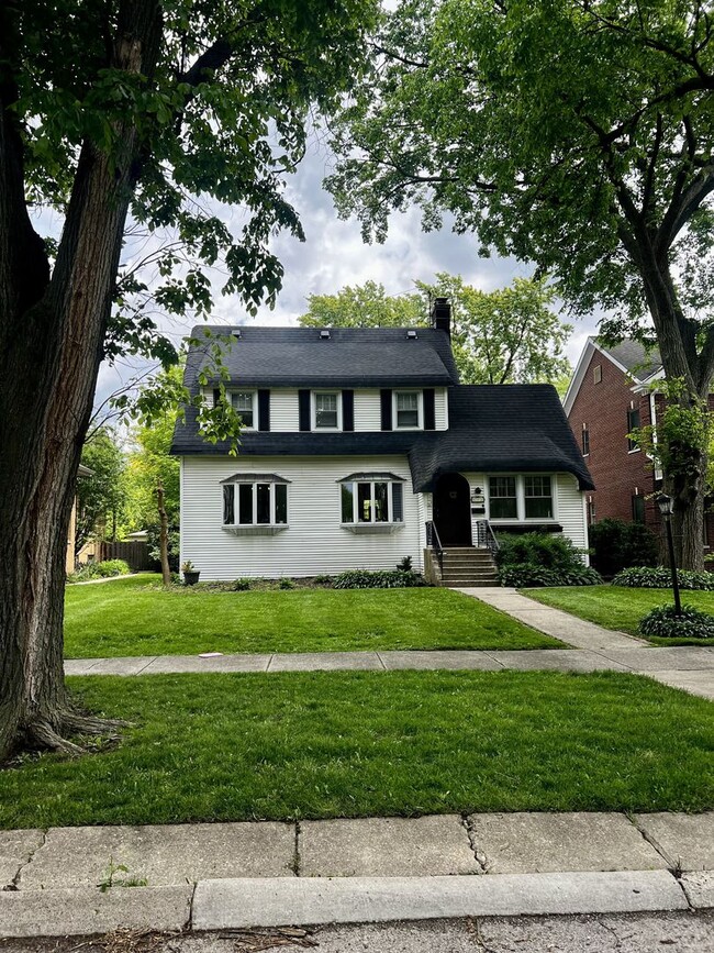 613 S Chester Ave