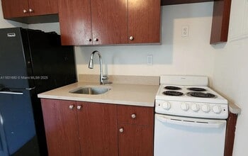 2 NE 63rd St in Miami, FL - Building Photo - Building Photo