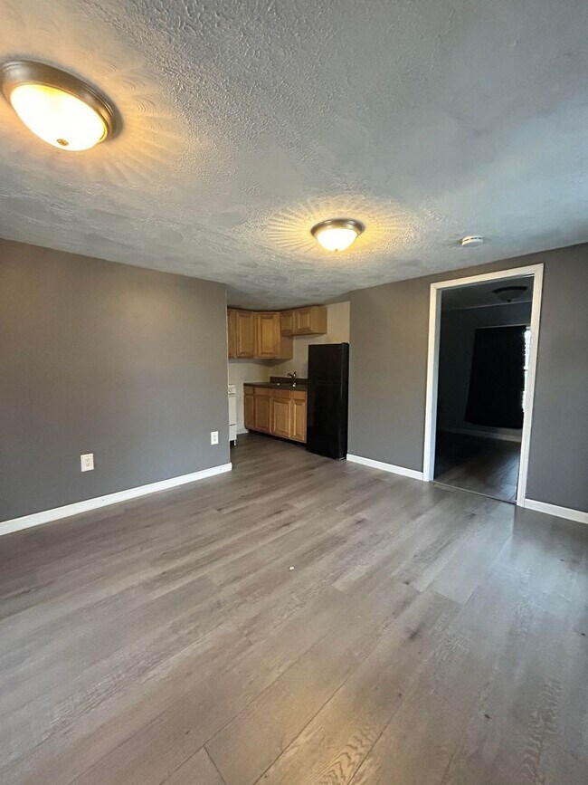 17 Vincent St, Unit 17 A Vincent St W Carthage NY 13619 in Carthage, NY - Building Photo - Building Photo