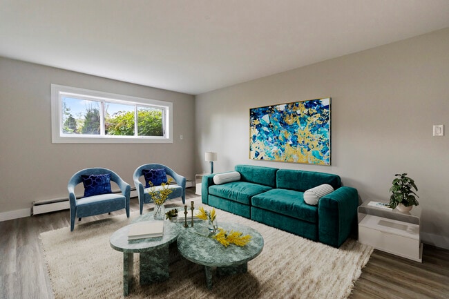 495 Elmwood Dr