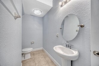 143 Alexander Woods Dr in Plant City, FL - Building Photo - Building Photo