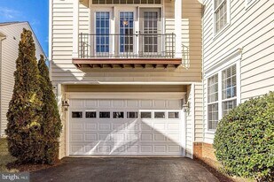 40440 Milford Dr in Broadlands, VA - Building Photo