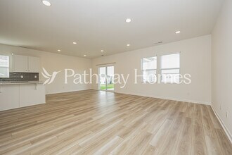 3250 Barrel Oak Pass in Columbia, TN - Building Photo - Building Photo