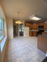 9210 Hidden Lake E Dr in Magnolia, TX - Building Photo