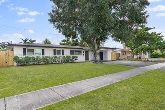 1472 NE 62nd St in Fort Lauderdale, FL - Building Photo - Building Photo