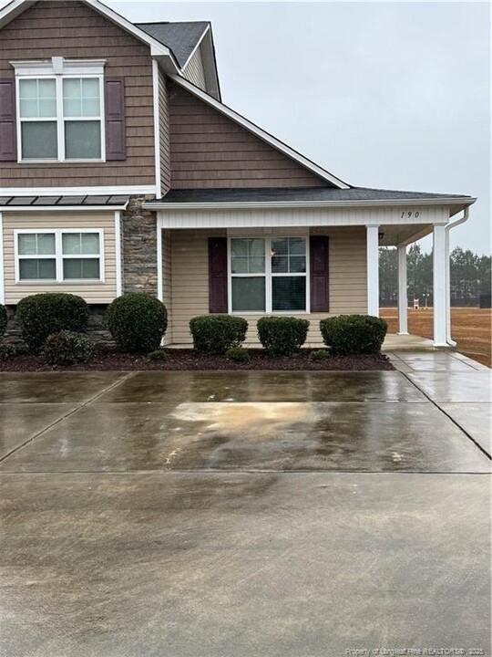 190 Collinwood Dr in Raeford, NC - Building Photo