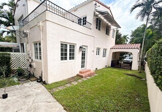 2504 Alhambra Cir in Coral Gables, FL - Building Photo - Building Photo