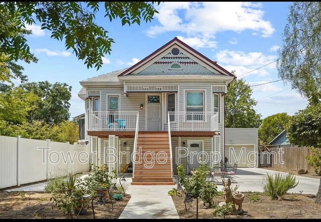 property at 3154 53rd St