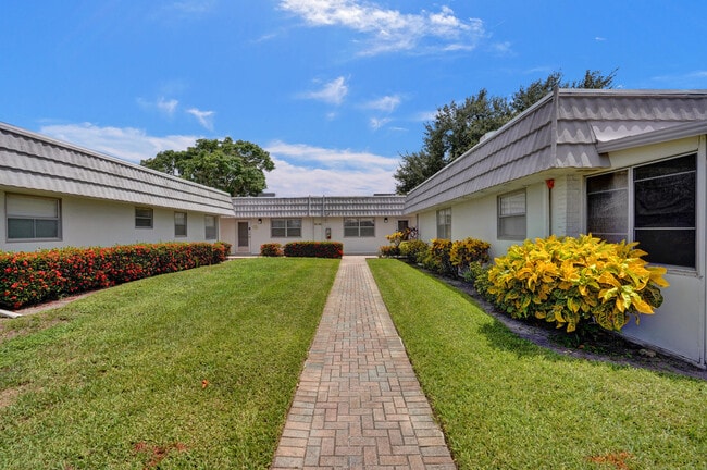 141 Valencia Blvd in Delray Beach, FL - Building Photo - Building Photo