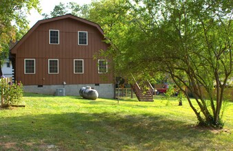 1608 Pennsylvania Ave in Hendersonville, NC - Building Photo - Building Photo