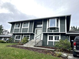 20125 2nd Ave NE in Poulsbo, WA - Building Photo