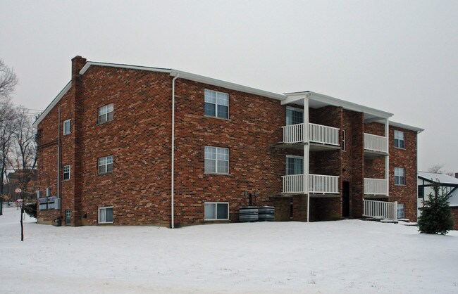 2324 Grace Ave in Fort Mitchell, KY - Foto de edificio - Building Photo