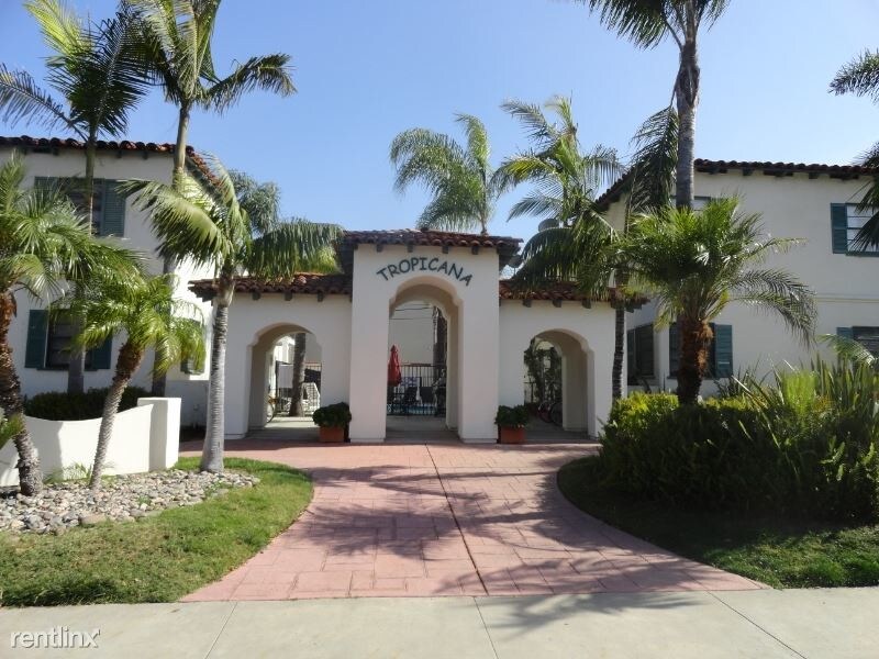 215 D Ave in Coronado, CA - Building Photo