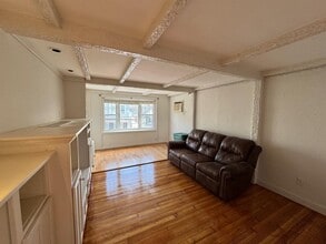 61 Clarendon Ave, Unit 2 in Somerville, MA - Building Photo - Building Photo
