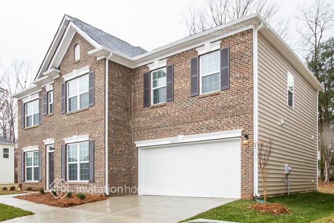 10003 Maywine Cir in Huntersville, NC - Building Photo - Building Photo