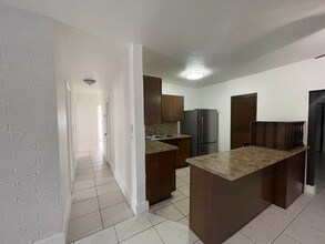 1011 Avenue F in West Palm Beach, FL - Building Photo - Building Photo