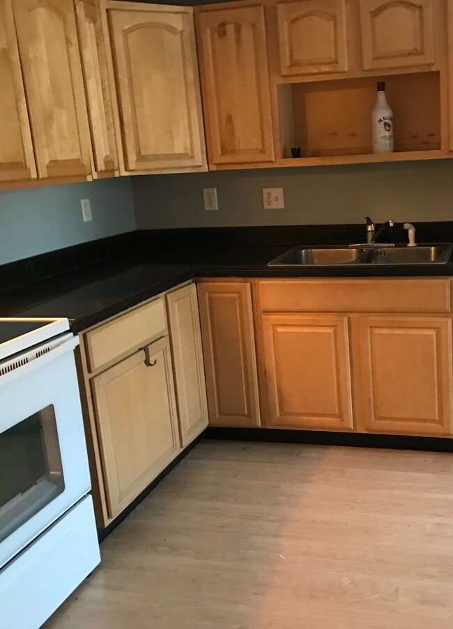 property at 32 Miller St