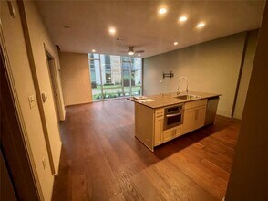 1600 Barton Springs Rd in Austin, TX - Building Photo - Building Photo