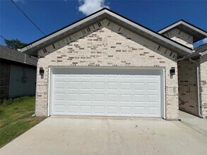 807 Sayle St in Greenville, TX - Building Photo - Building Photo