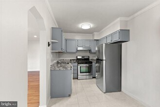 939 Longfellow St NW in Washington, DC - Building Photo - Building Photo