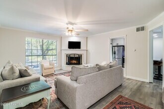 1400 E Bayou Pkwy in Lafayette, LA - Building Photo - Building Photo